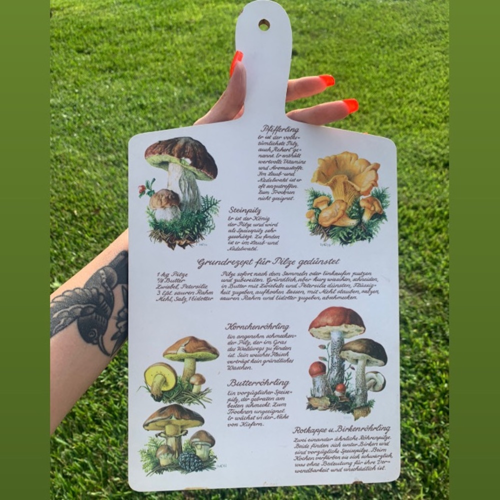 Vintage Mushroom Cutting Board🍄
